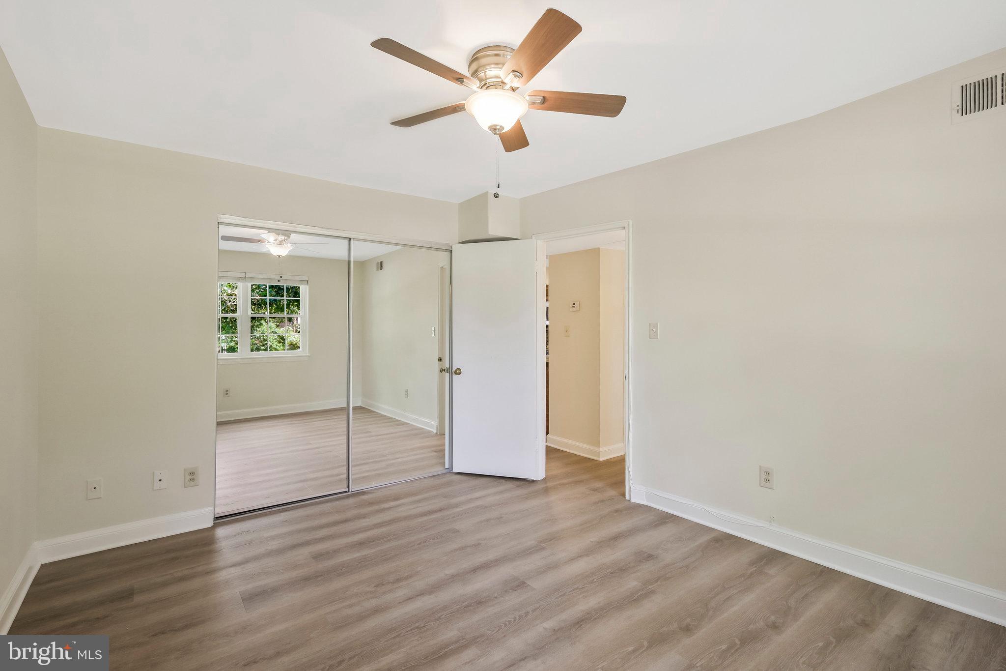 PALISADE GARDENS - Residential Lease