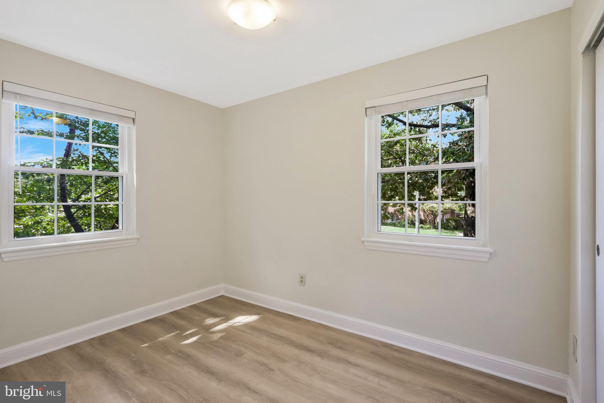 PALISADE GARDENS - Residential Lease