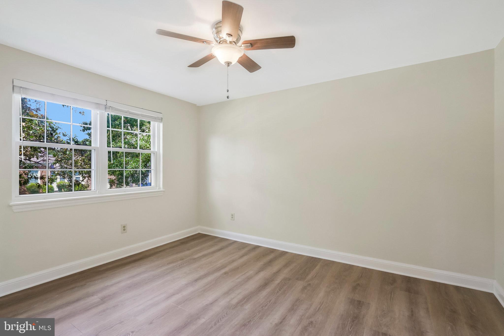 PALISADE GARDENS - Residential Lease