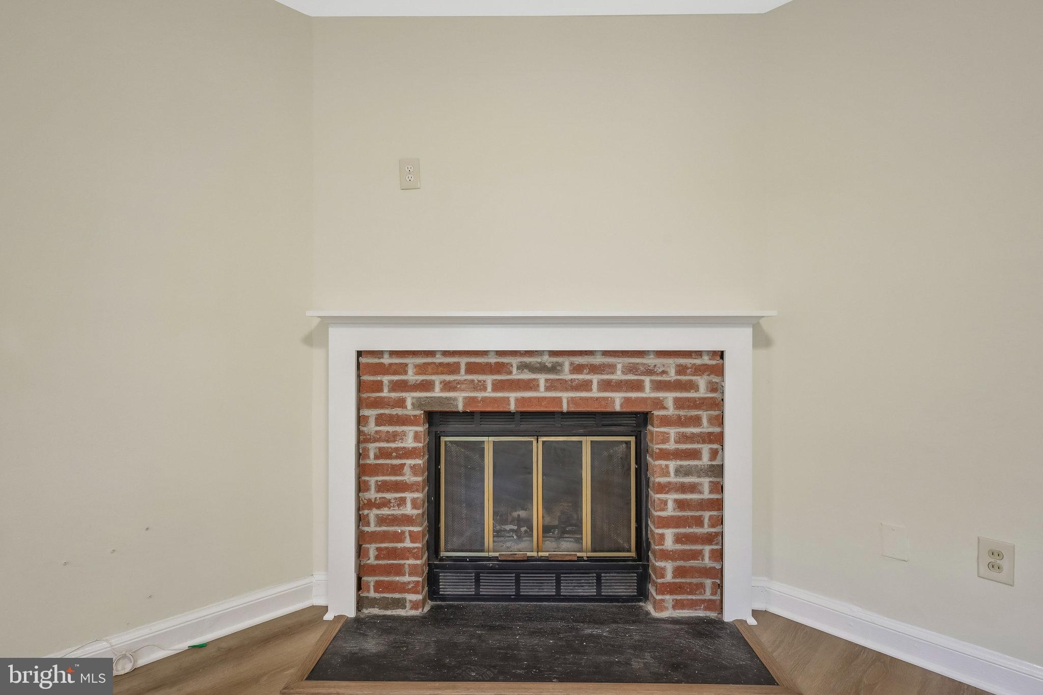 PALISADE GARDENS - Residential Lease