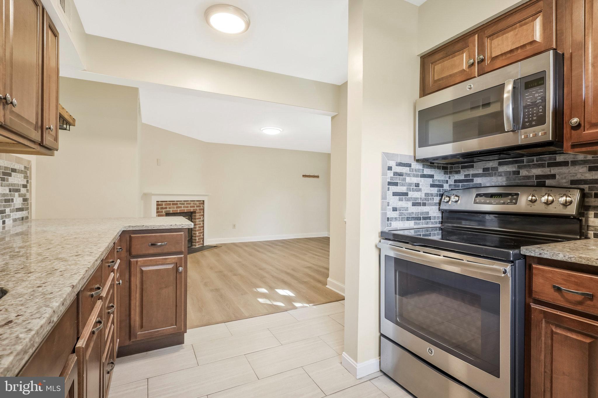 PALISADE GARDENS - Residential Lease