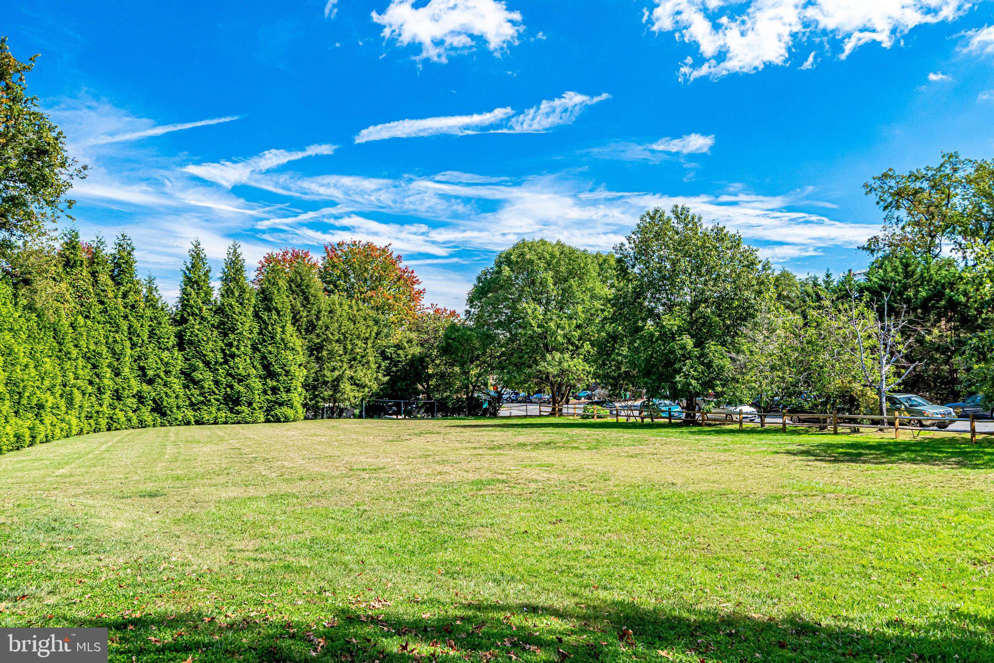 PALISADE GARDENS - Residential Lease