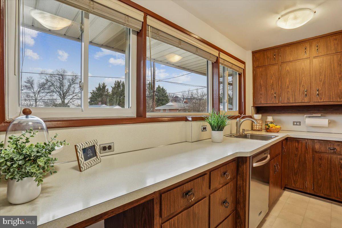 WILDWOOD MANOR - Residential