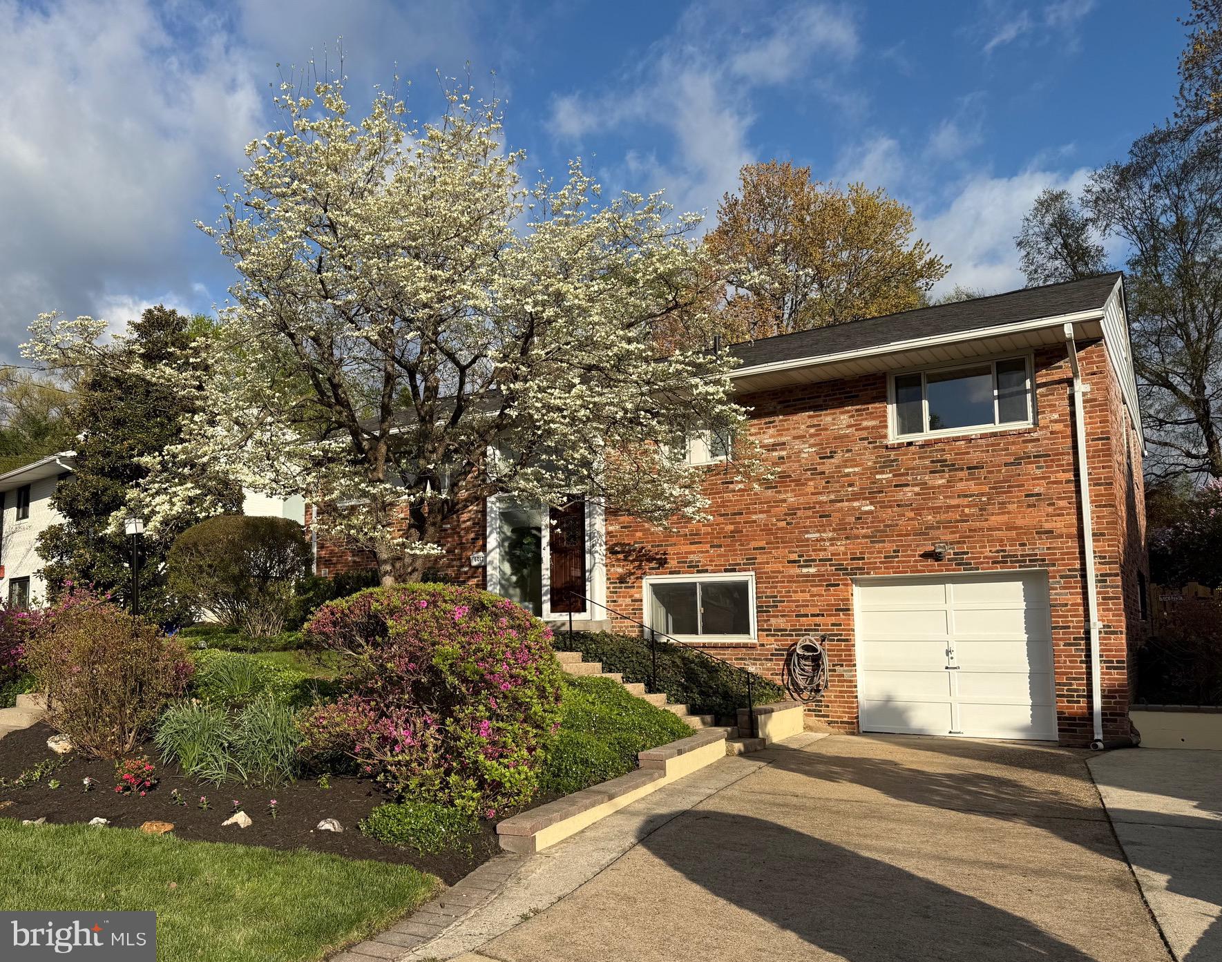 WILDWOOD MANOR - Residential