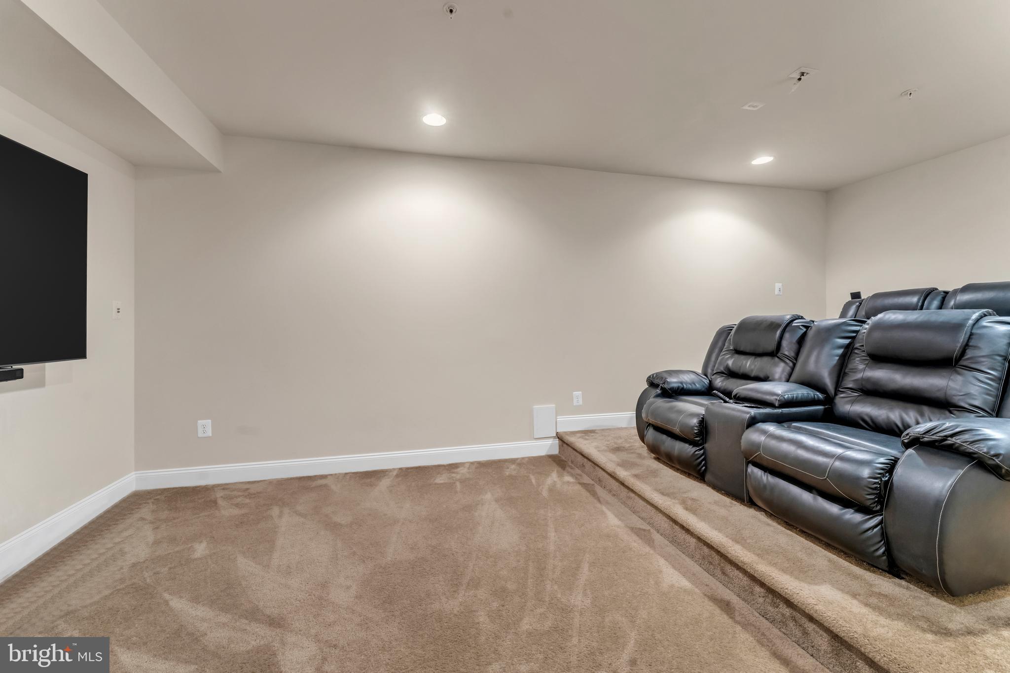 MARLBORO RIDGE - Residential