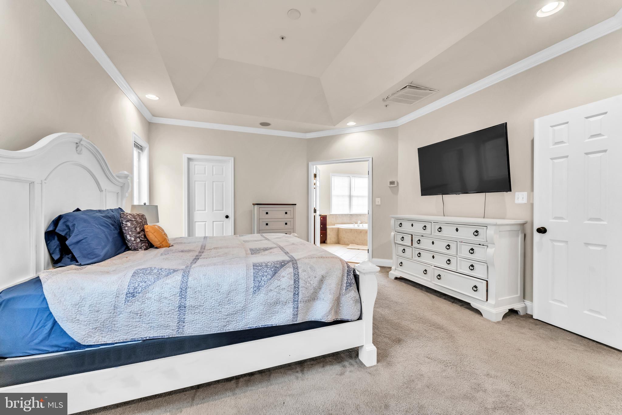 MARLBORO RIDGE - Residential