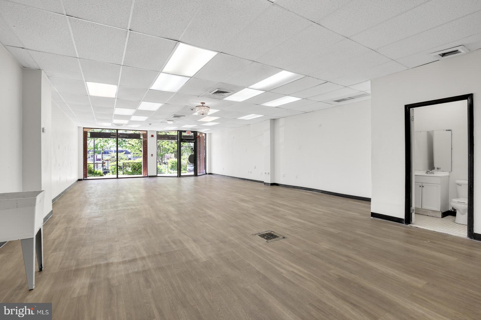 BALWYNNE PARK - Commercial Lease