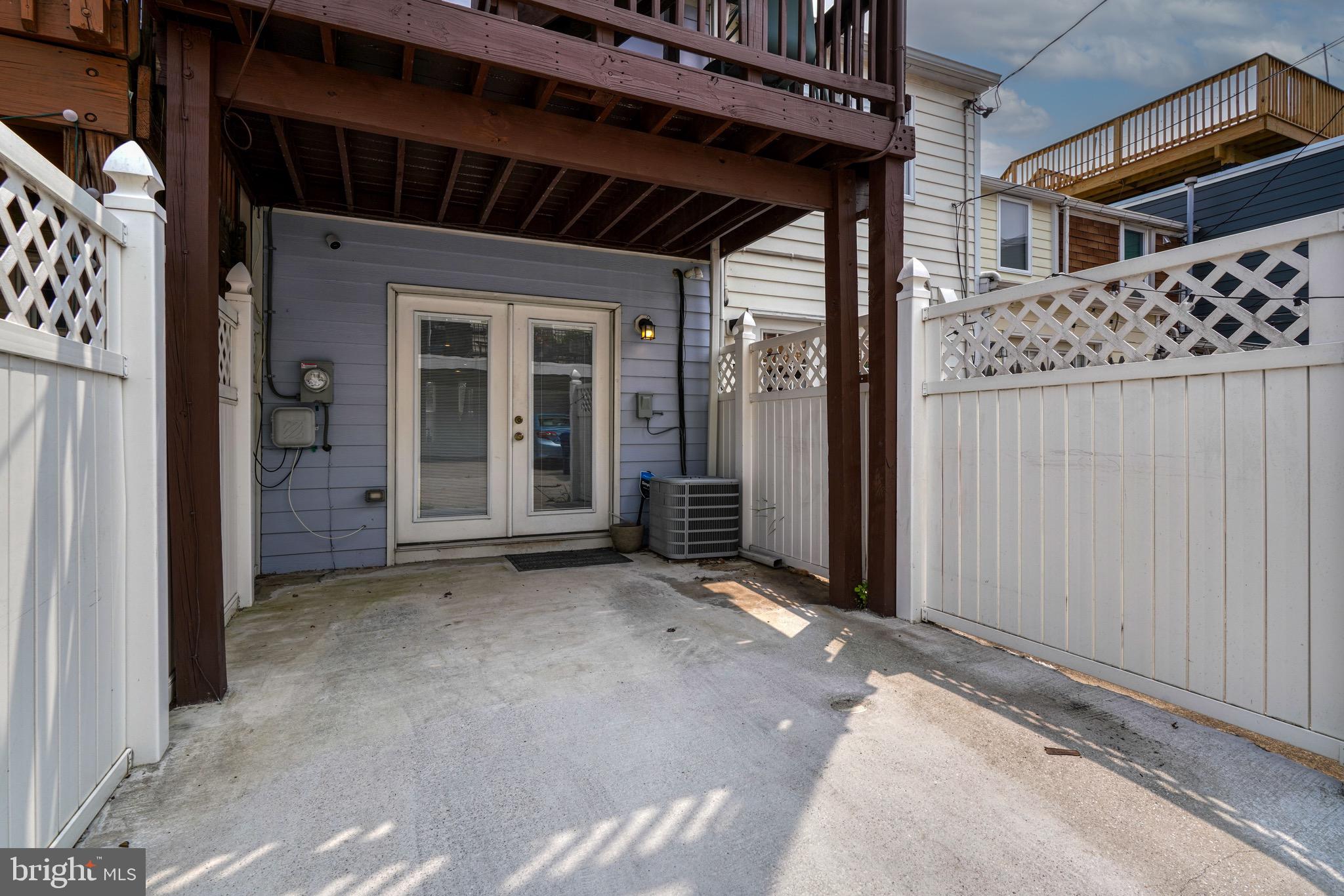 RIVERSIDE - Residential