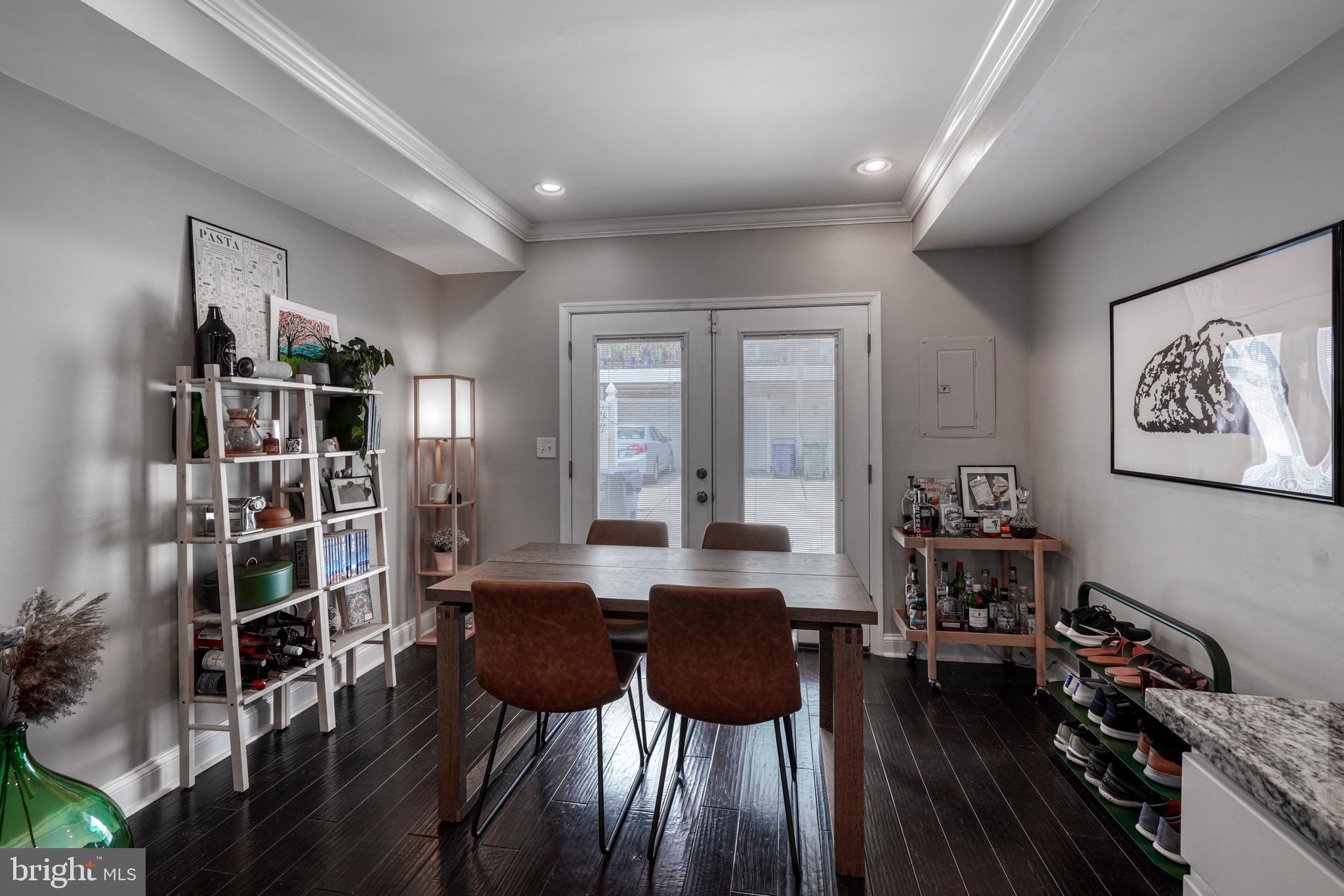 RIVERSIDE - Residential