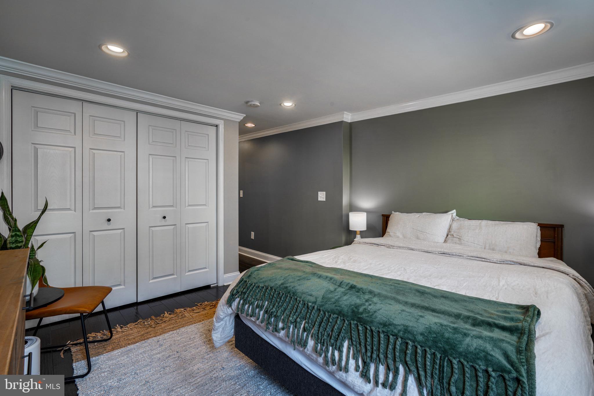 RIVERSIDE - Residential