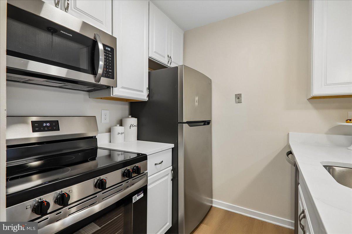 10102 HELLINGLY 303