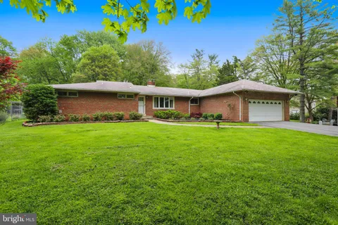 8601 Warfield Road, Gaithersburg, MD 20882 - MLS#: MDMC2170718