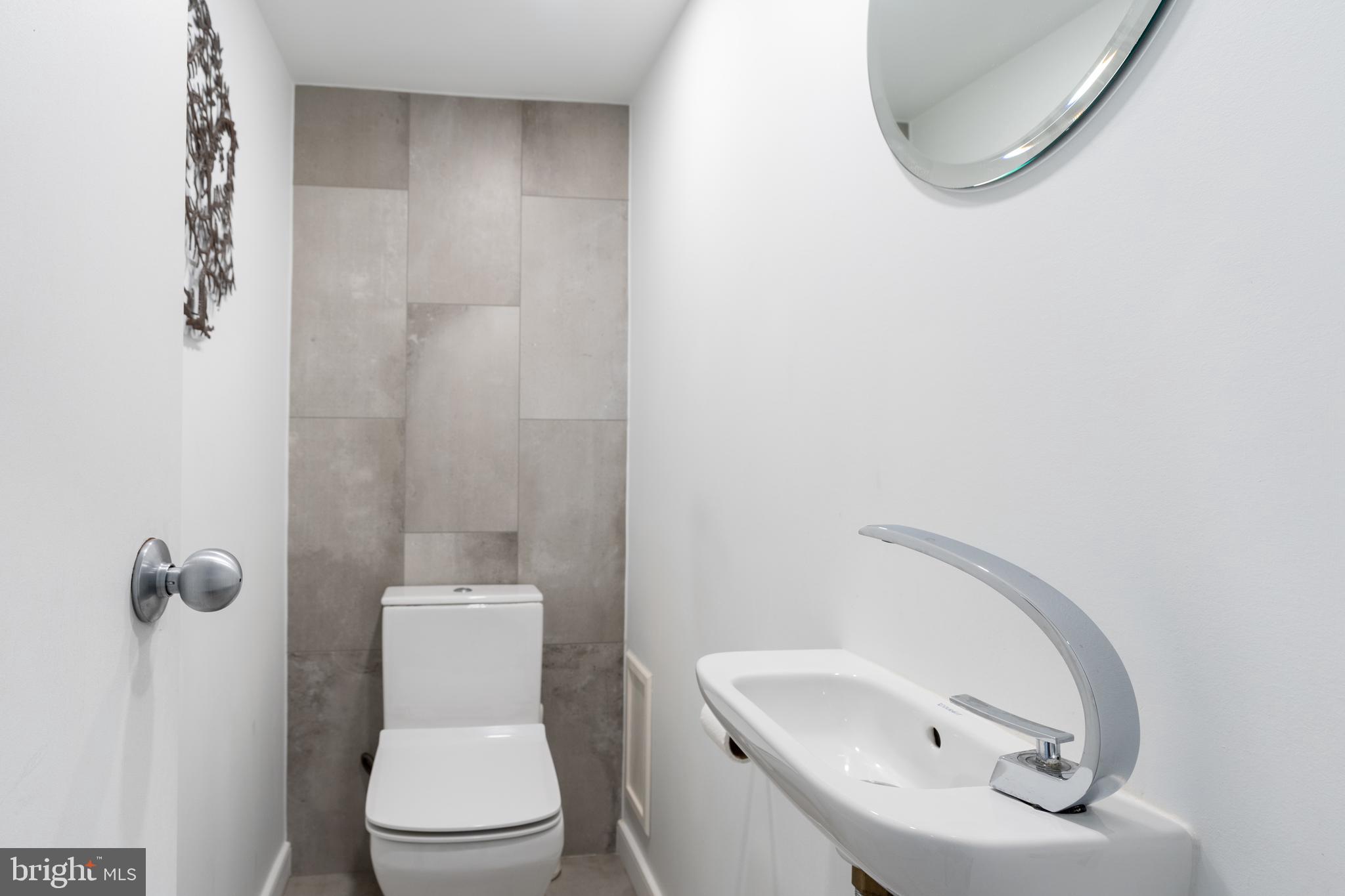 DUNLOP HILLS - Residential Lease