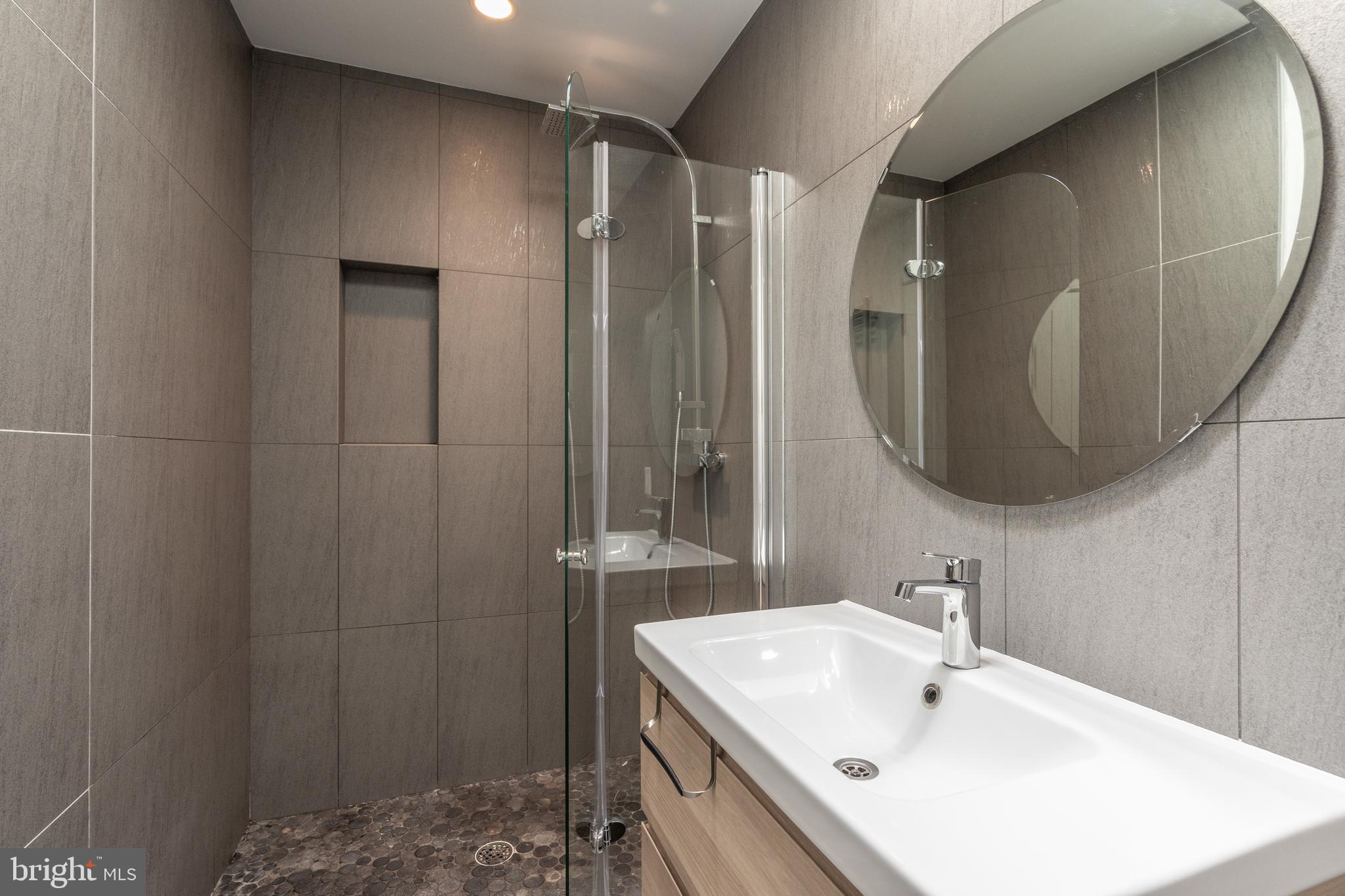 DUNLOP HILLS - Residential Lease