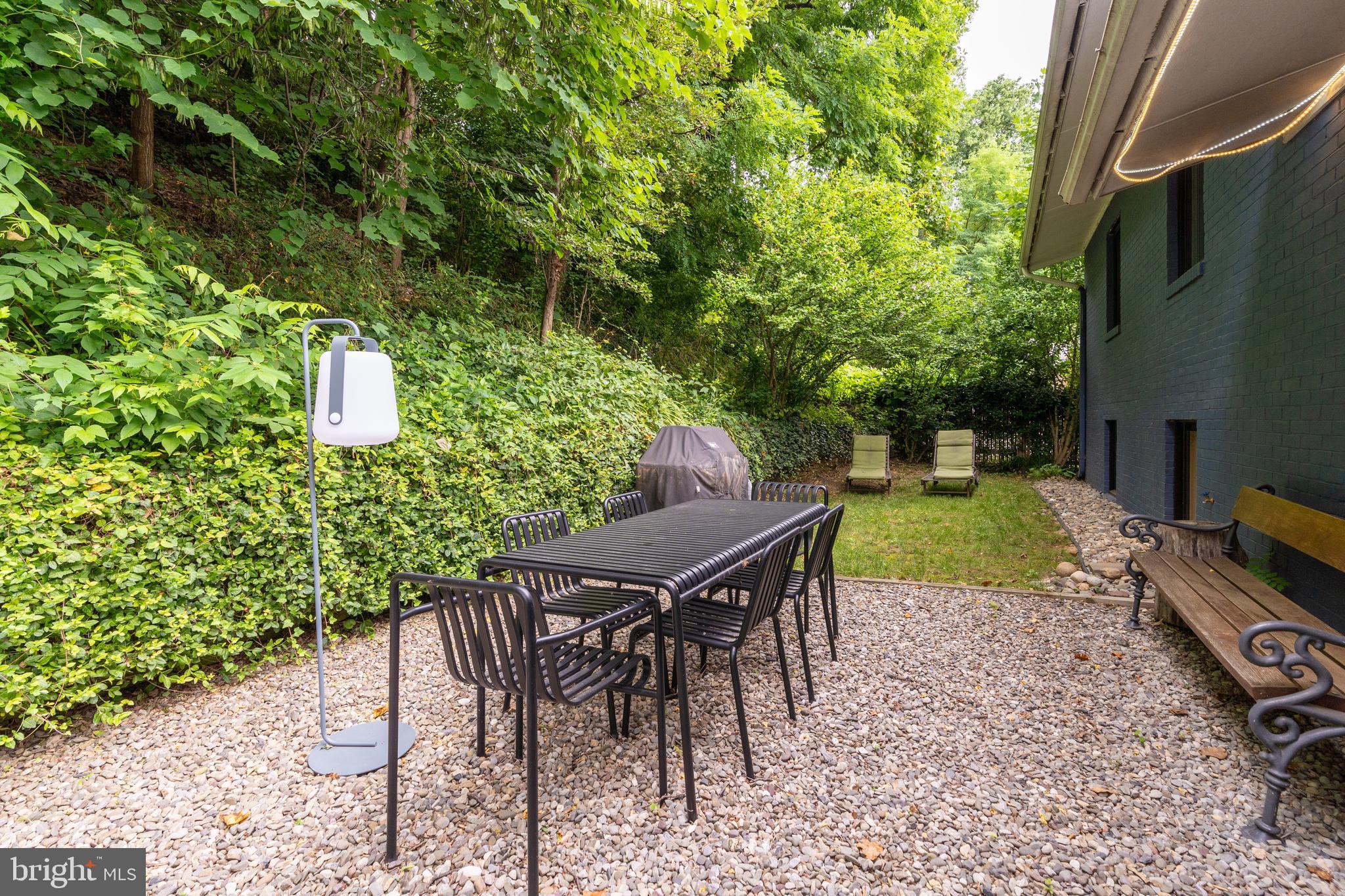 DUNLOP HILLS - Residential Lease