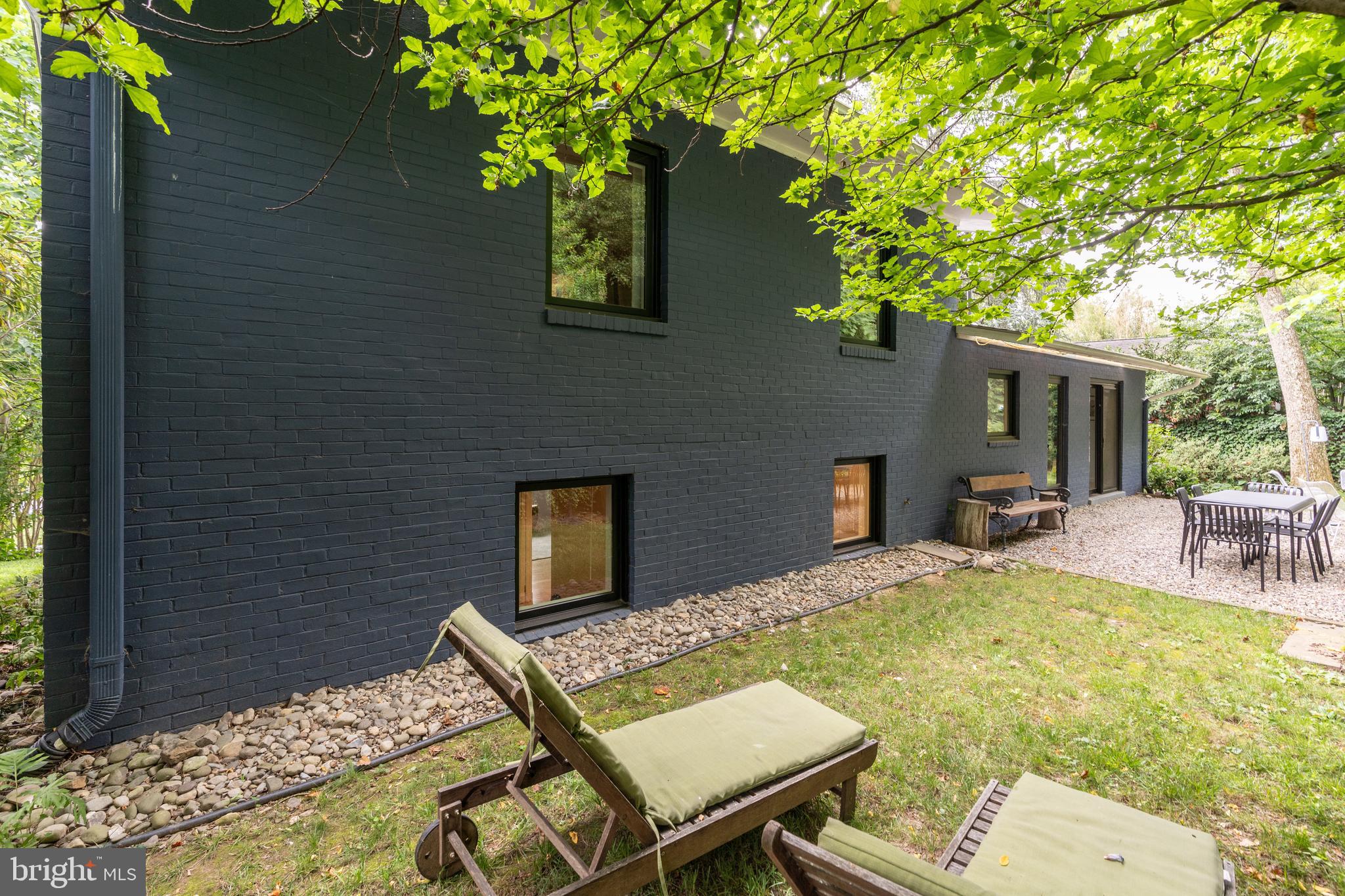 DUNLOP HILLS - Residential Lease