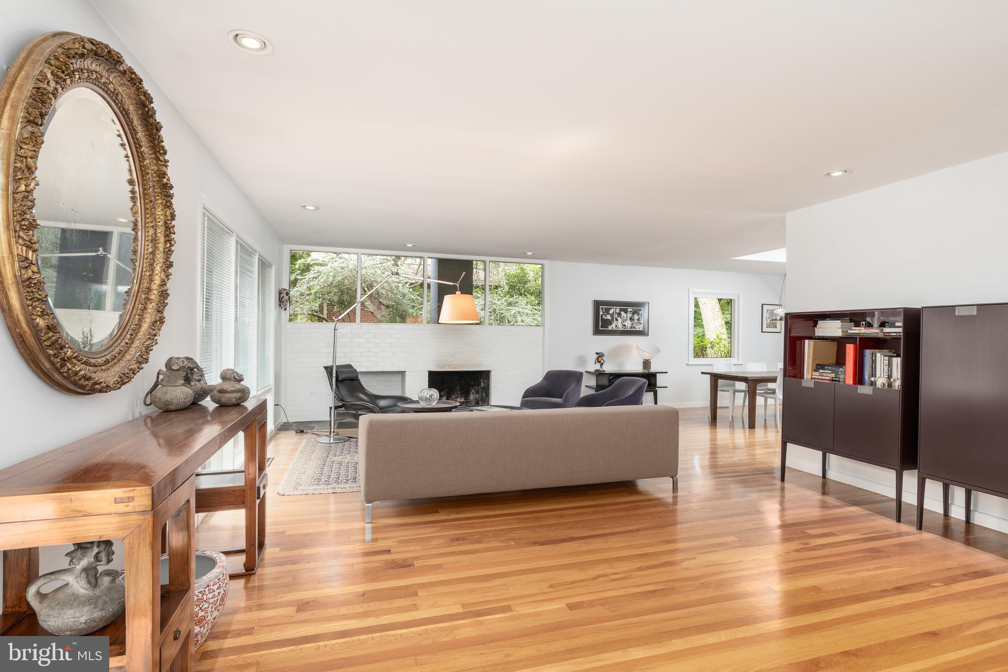 DUNLOP HILLS - Residential Lease