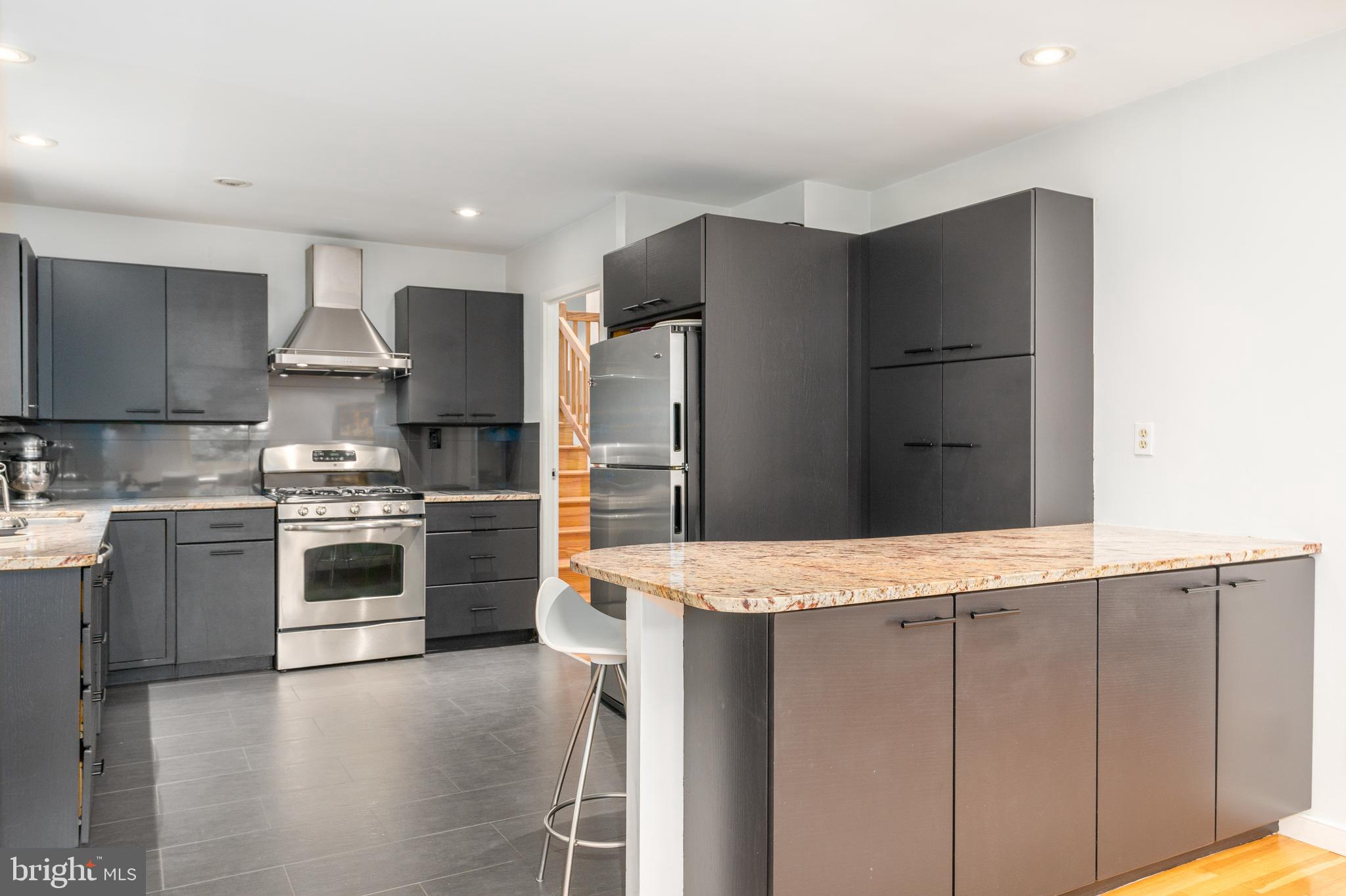 DUNLOP HILLS - Residential Lease