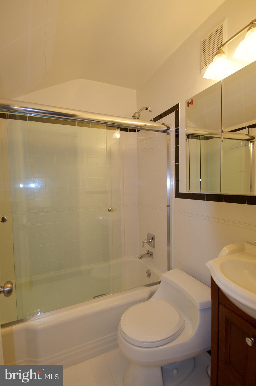 GREENACRES - Residential Lease