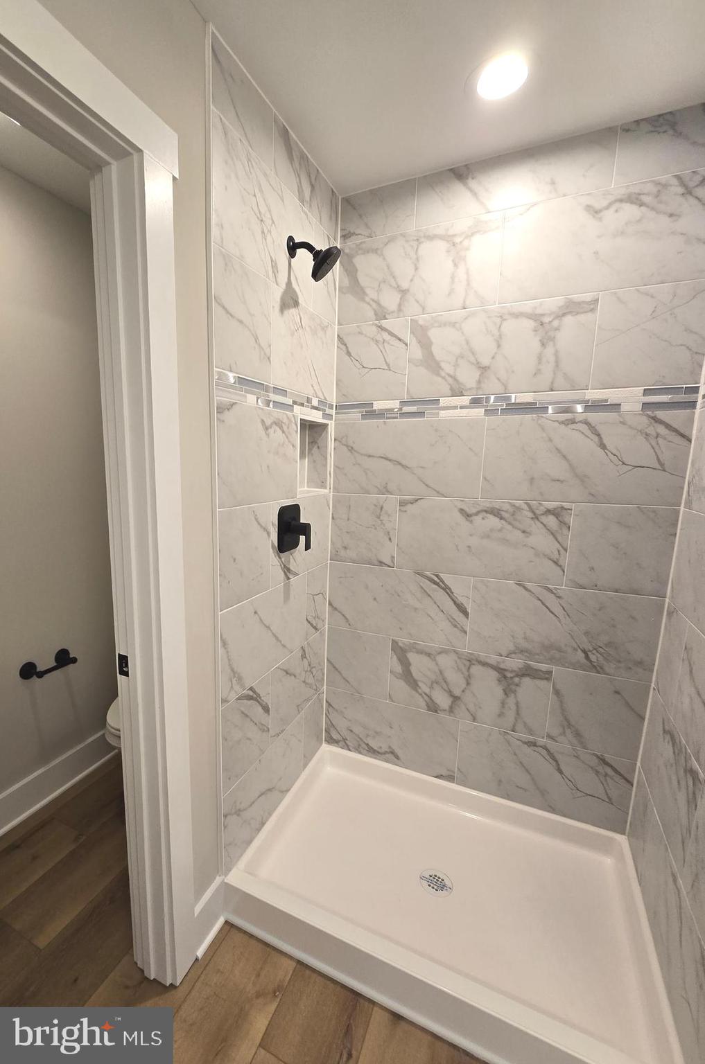 LAKE FOREST ESTATES - Residential