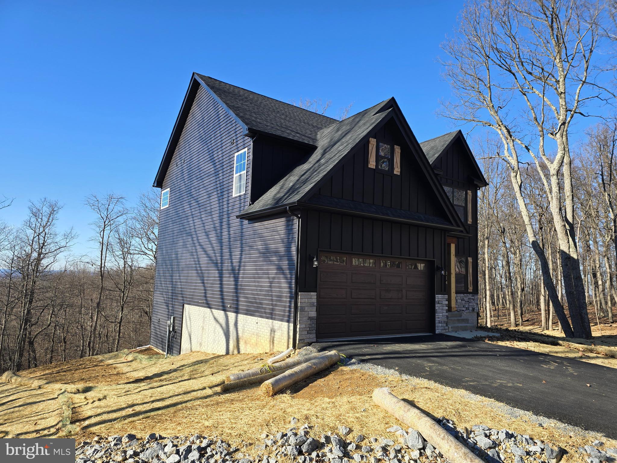 LAKE FOREST ESTATES - Residential