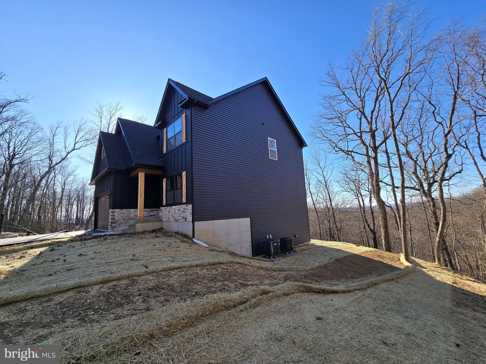 LAKE FOREST ESTATES - Residential