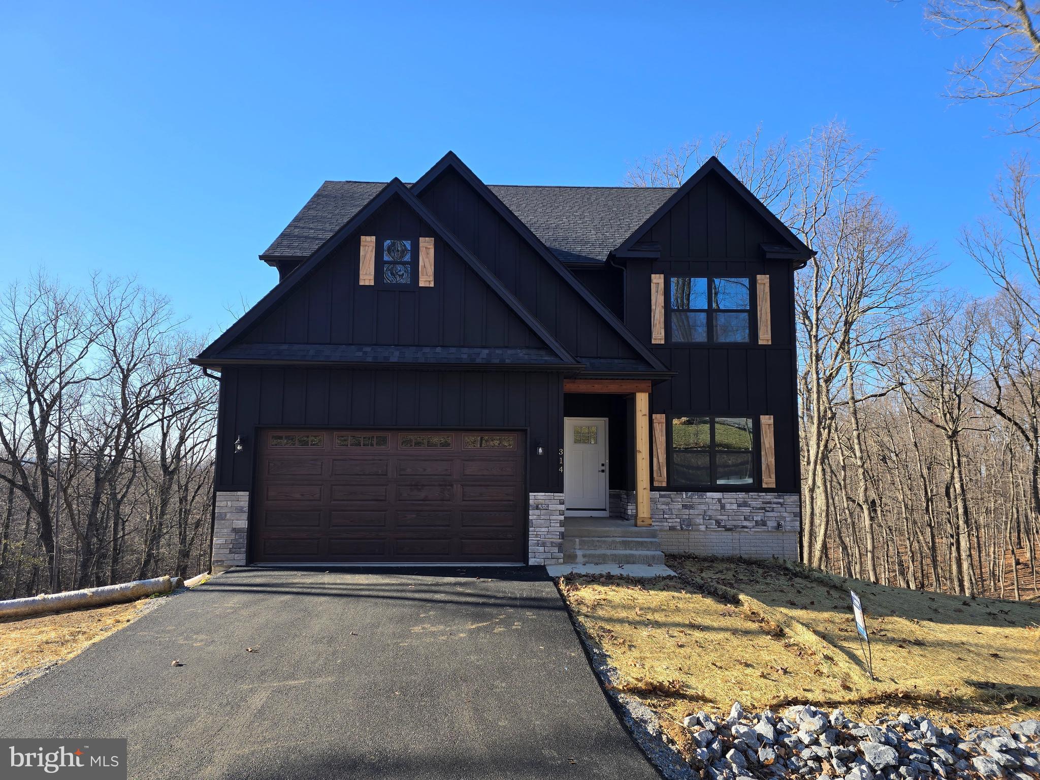 LAKE FOREST ESTATES - Residential