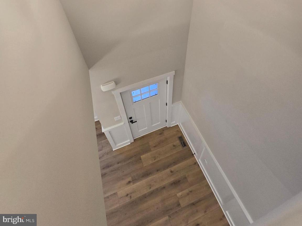 LAKE FOREST ESTATES - Residential