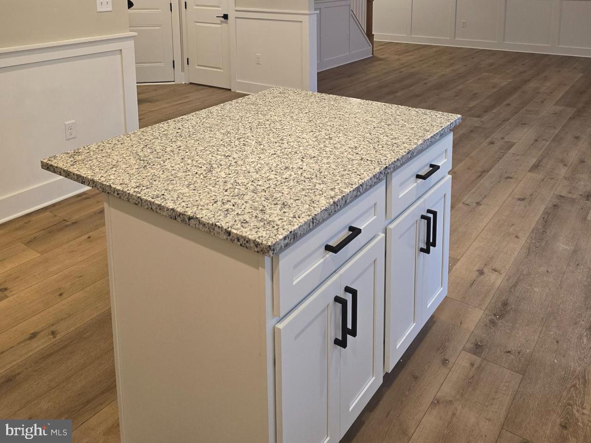 LAKE FOREST ESTATES - Residential