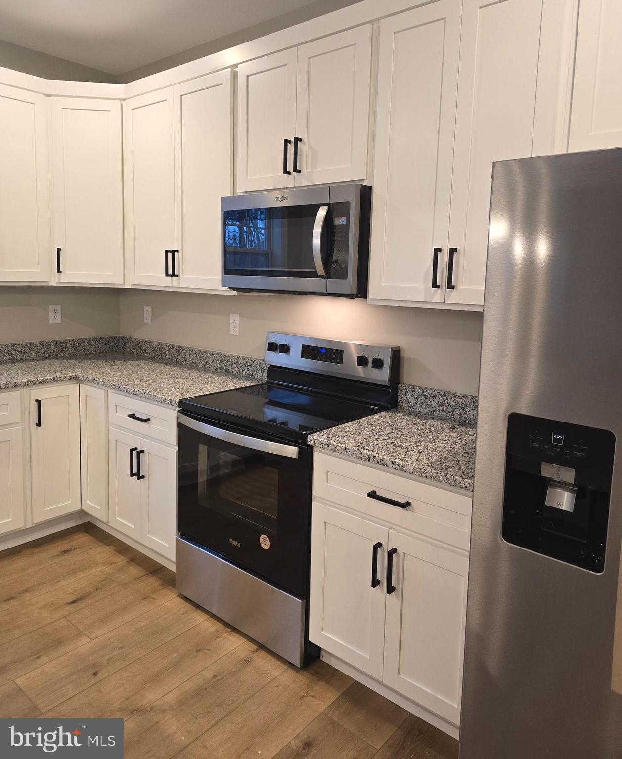 LAKE FOREST ESTATES - Residential