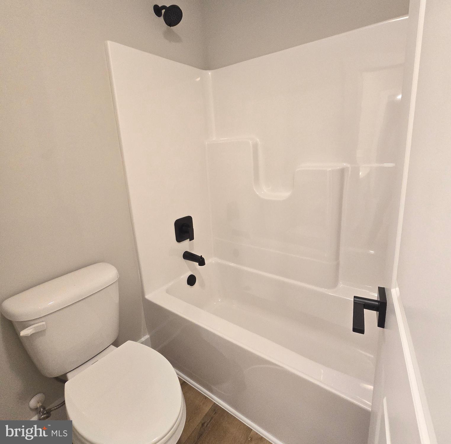 LAKE FOREST ESTATES - Residential