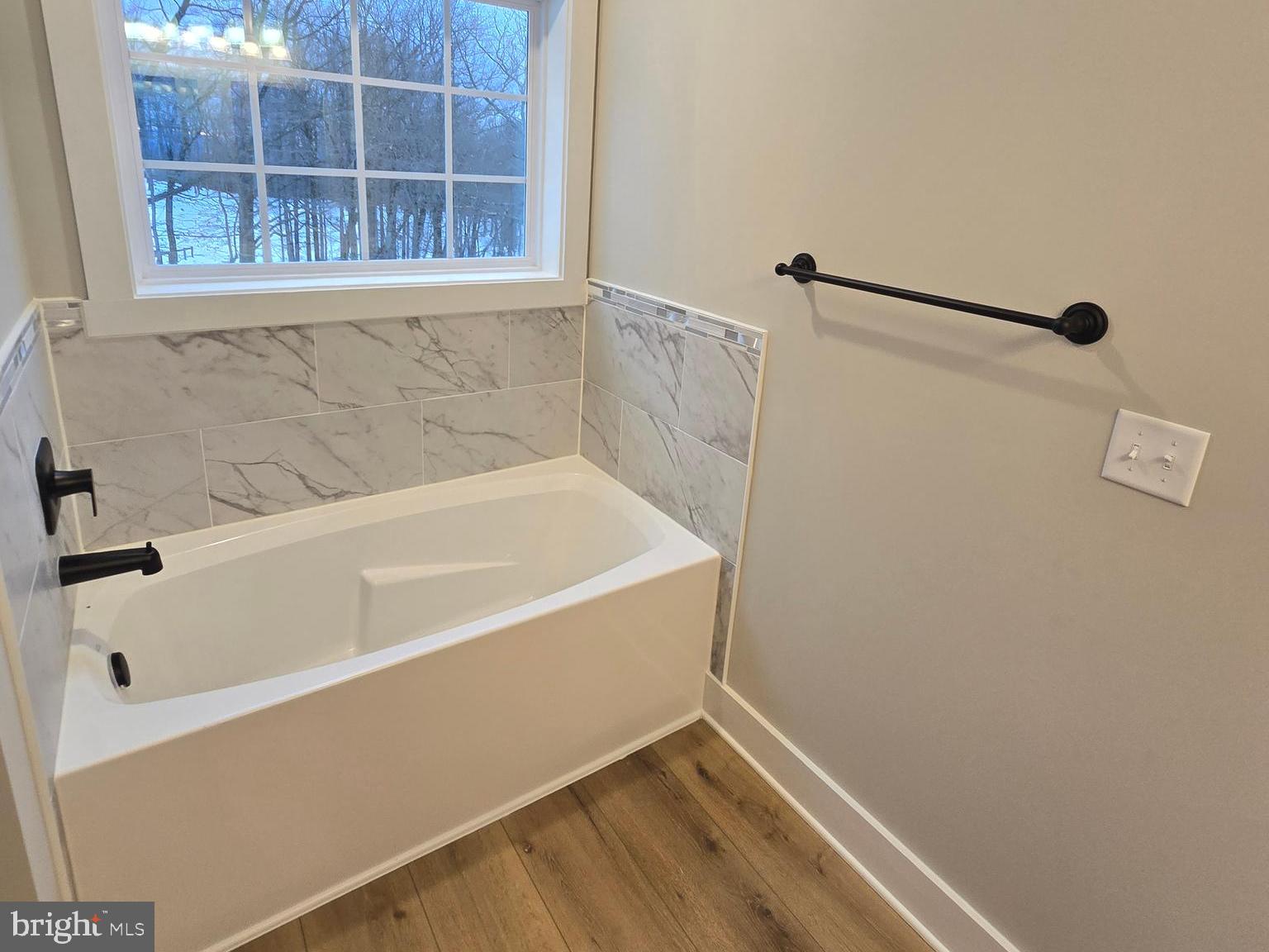 LAKE FOREST ESTATES - Residential