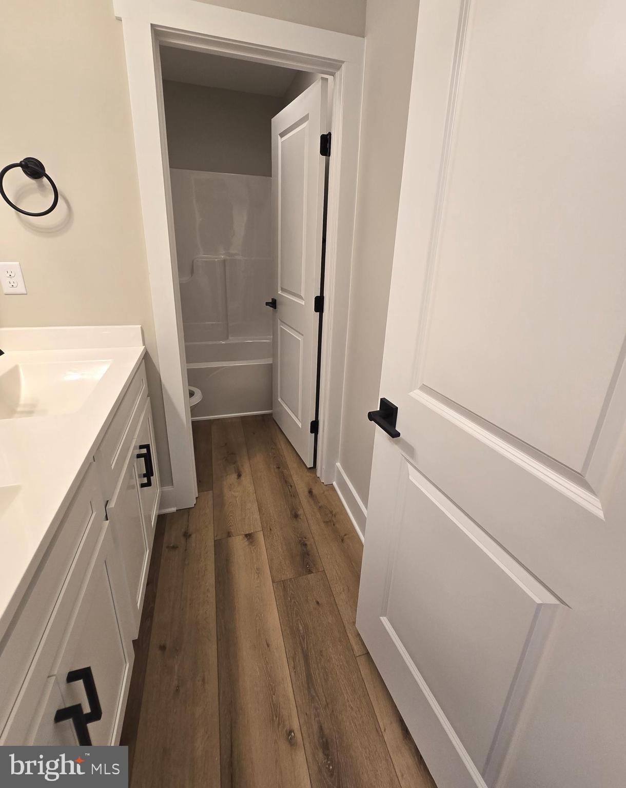 LAKE FOREST ESTATES - Residential