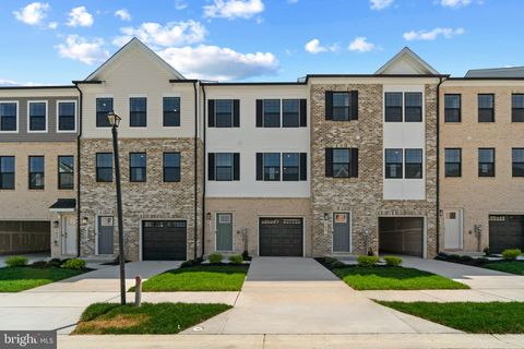 Photo of 15005 Douglas Fir Lane, BRANDYWINE, MD 20613 (MLS # MDPG2186044)