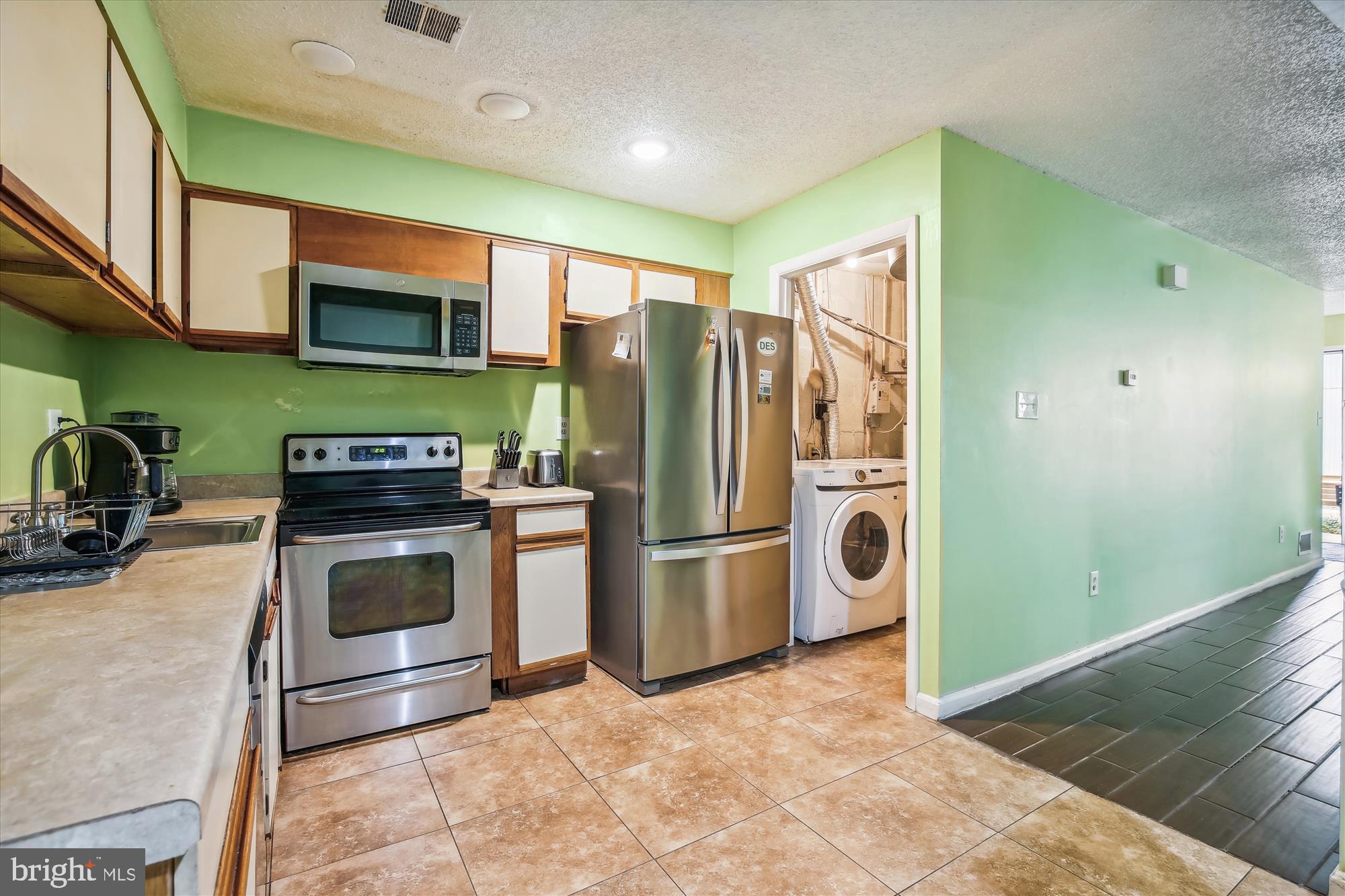 RESTON - Residential