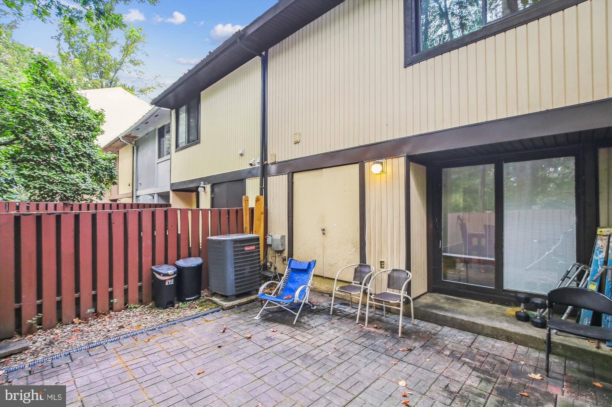 RESTON - Residential