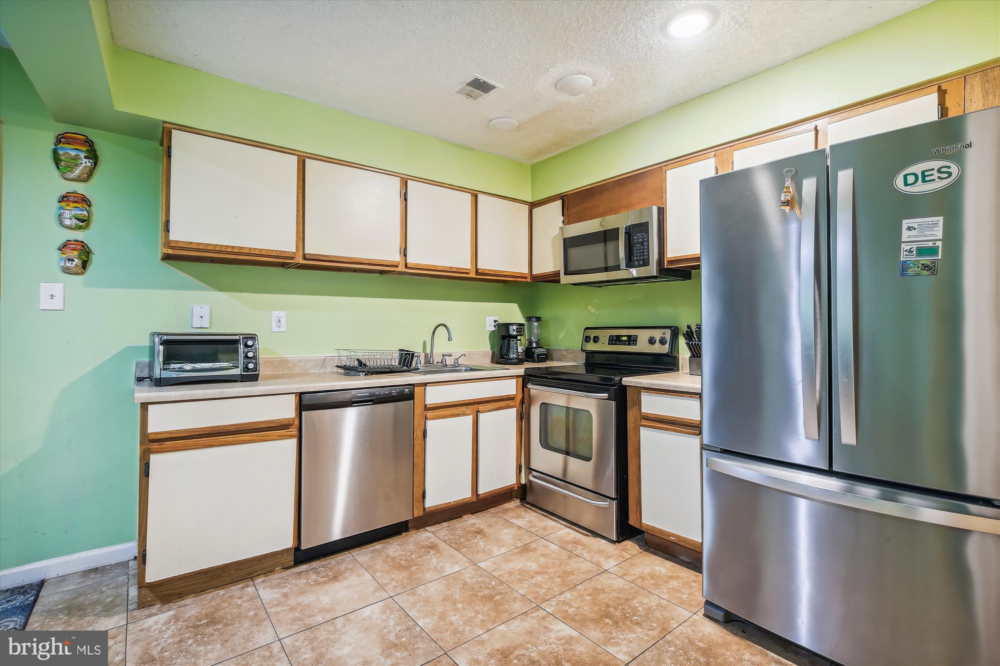 RESTON - Residential