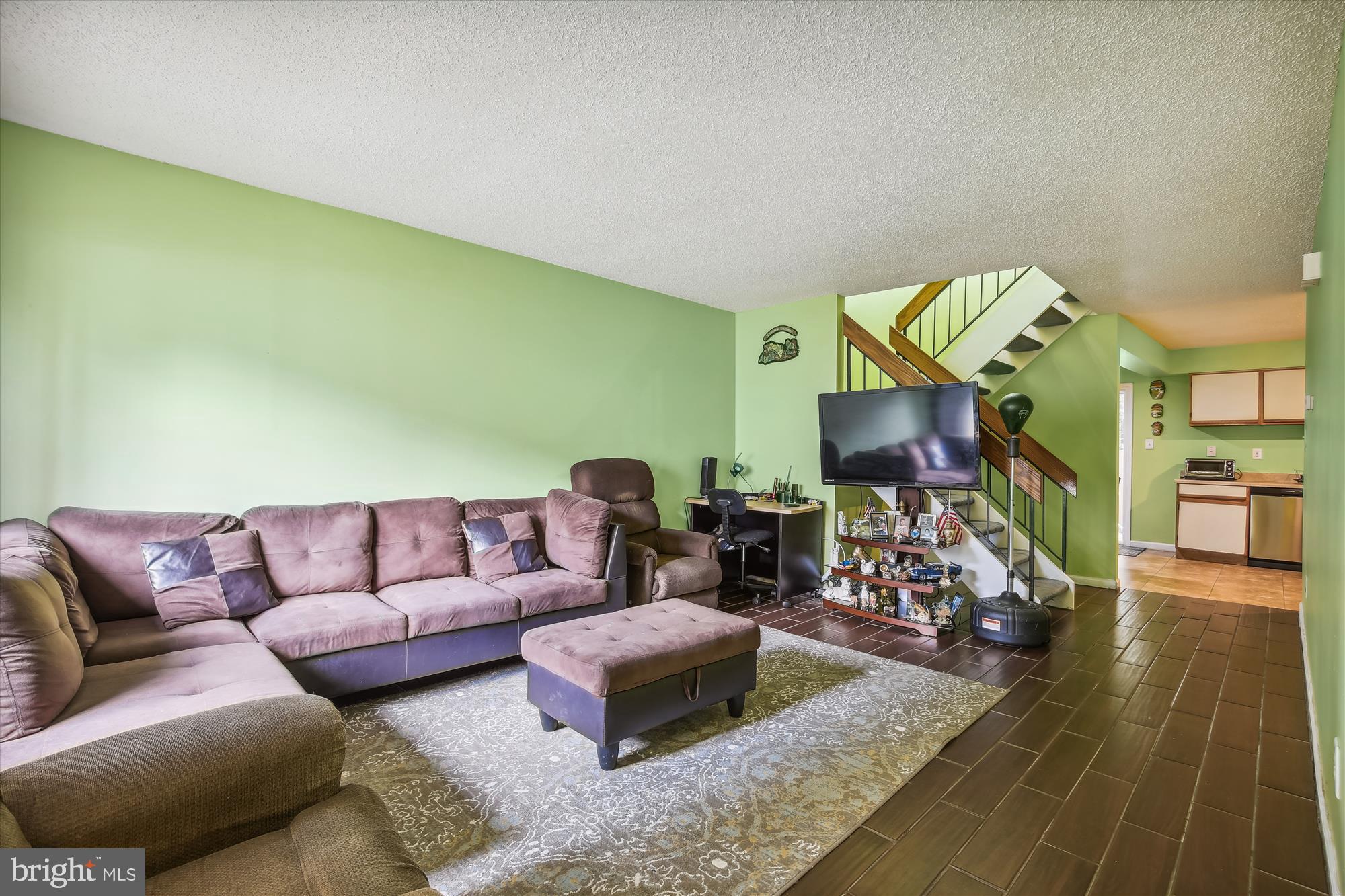 RESTON - Residential