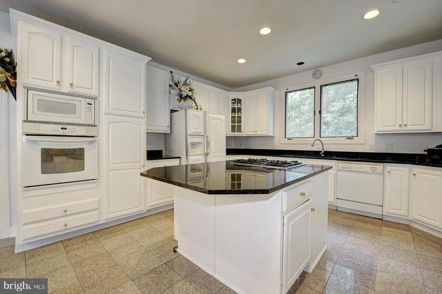 POTOMAC CREST - Residential Lease