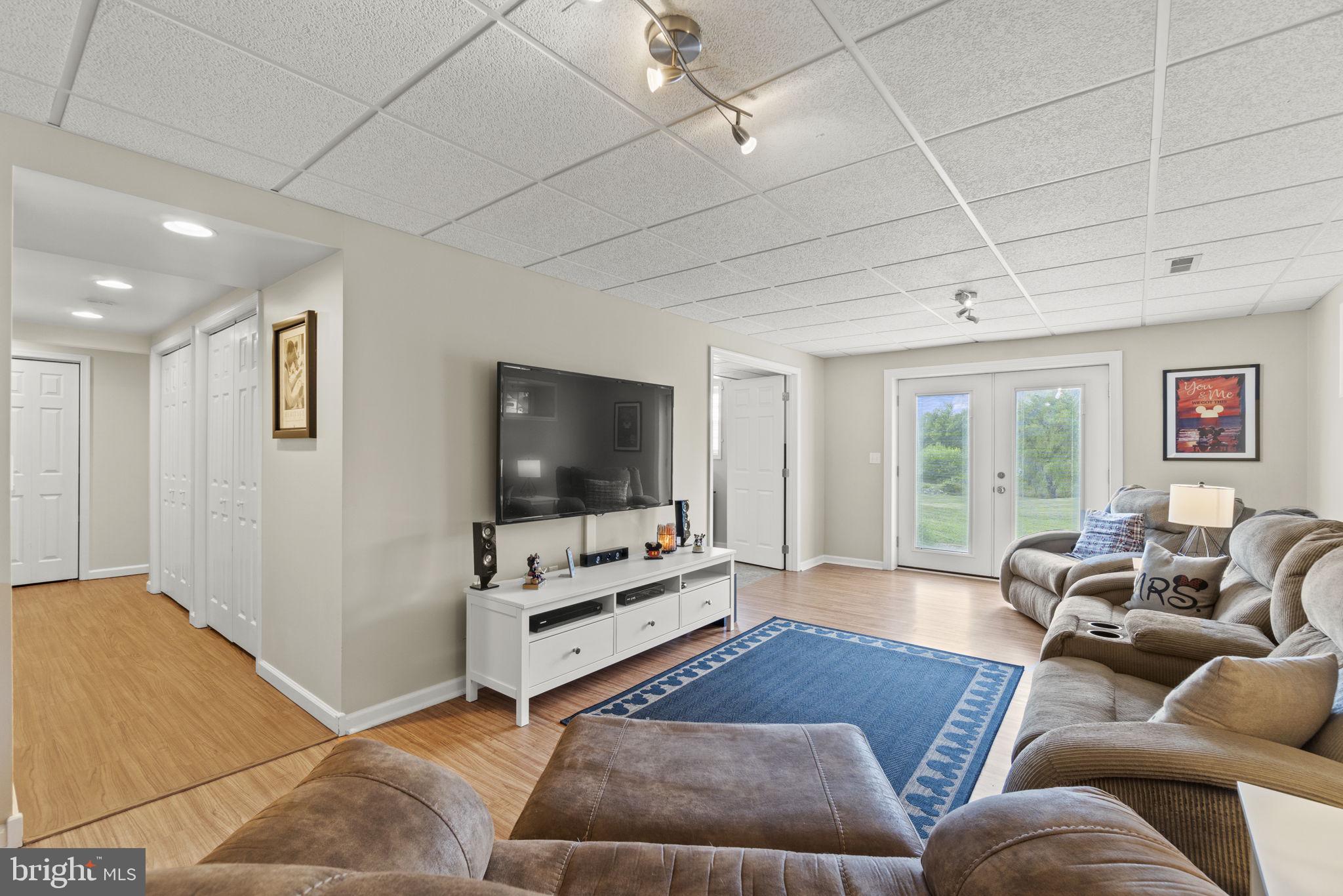 FAIRVIEW PLACE - Residential