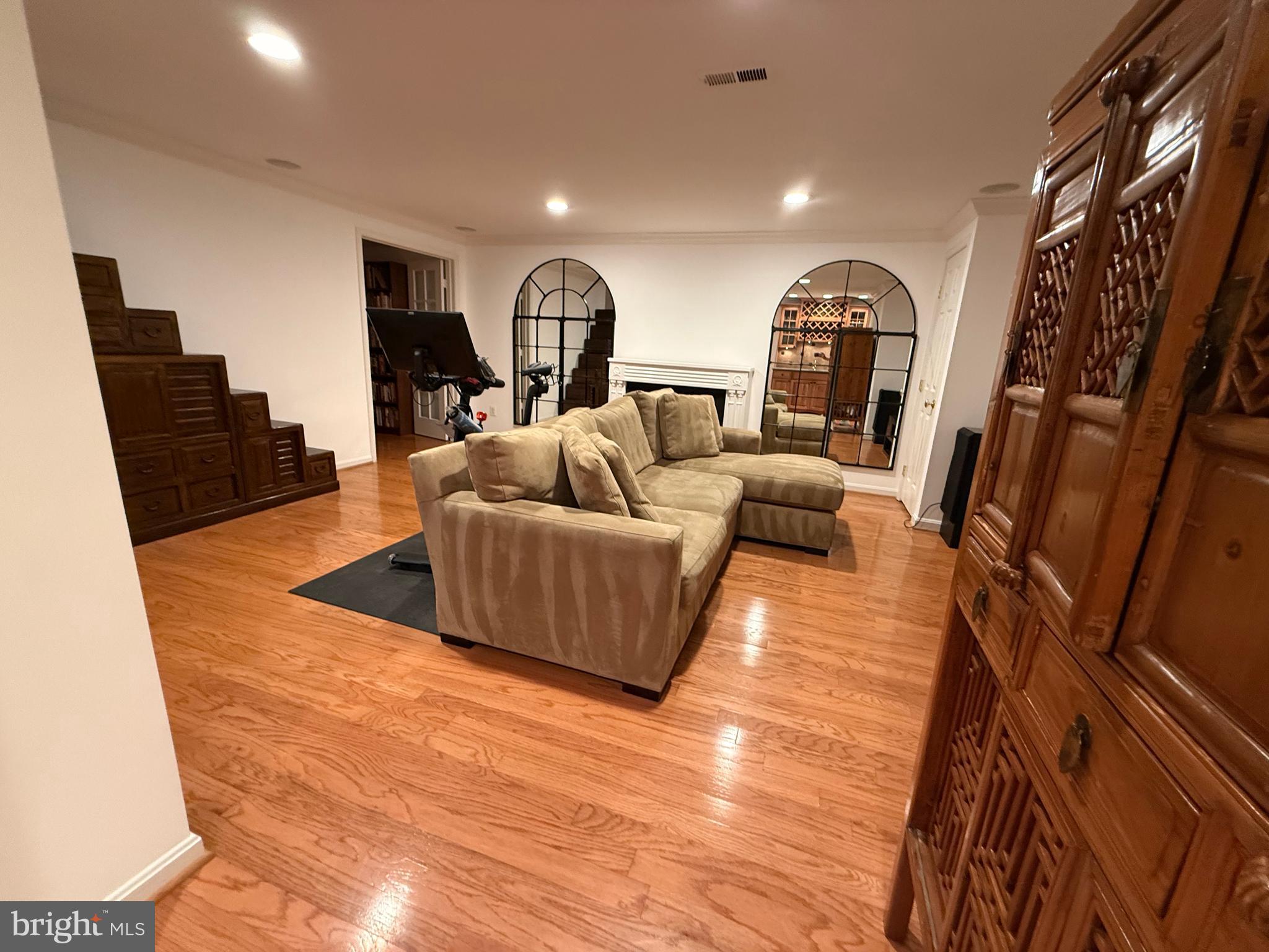 MADISON OF MCLEAN - Residential