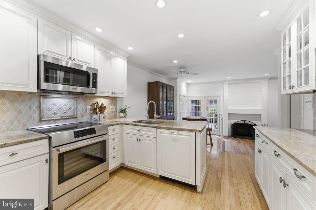 Photo of 6659 Madison Mclean Drive, MCLEAN, VA 22101 (MLS # VAFX2314558)