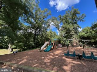 THE COLONIES - Residential Lease