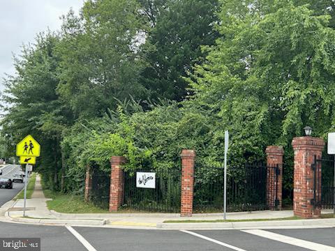 THE COLONIES - Residential Lease