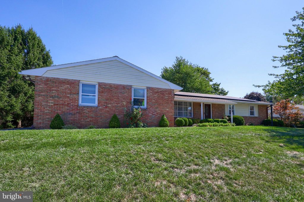 Photo of 205 Broad Street, Akron, PA 17501 (MLS # PALA2057040)