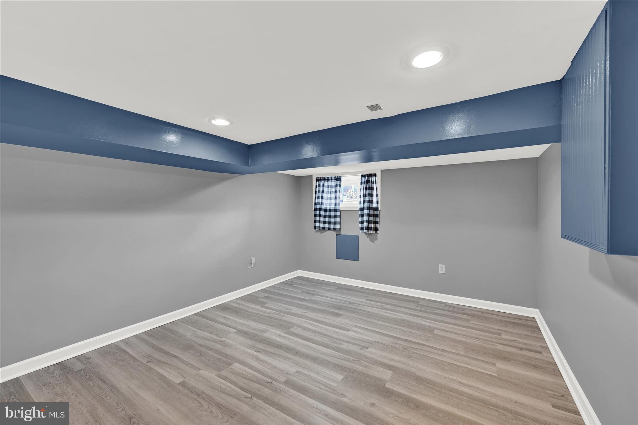 CHARLES VILLAGE - Residential