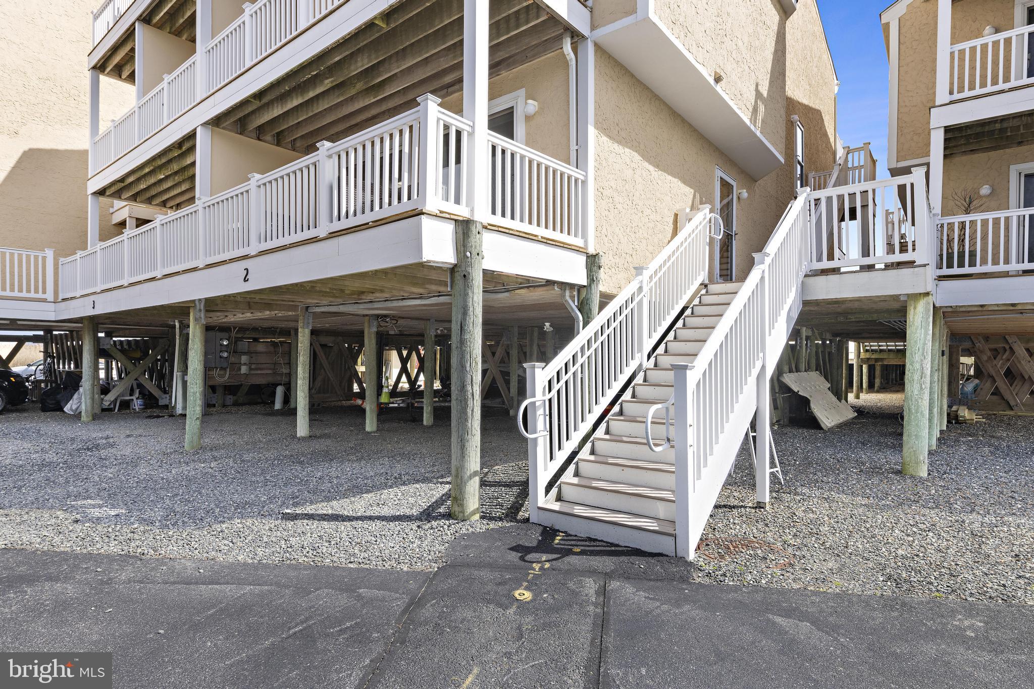 401 BAY SHORE DRIVE 2B
