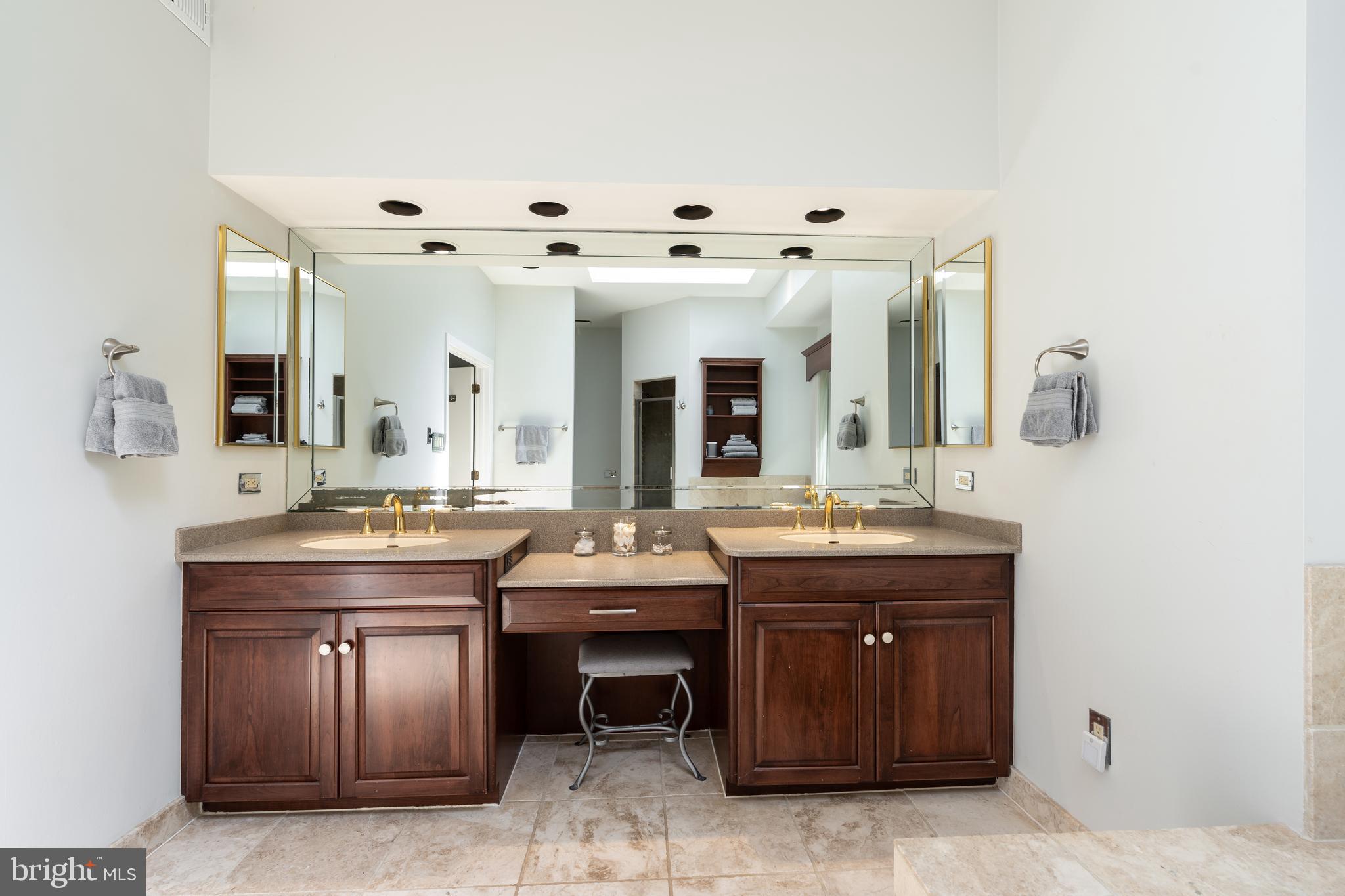 FAWSETT FARMS MANOR - Residential