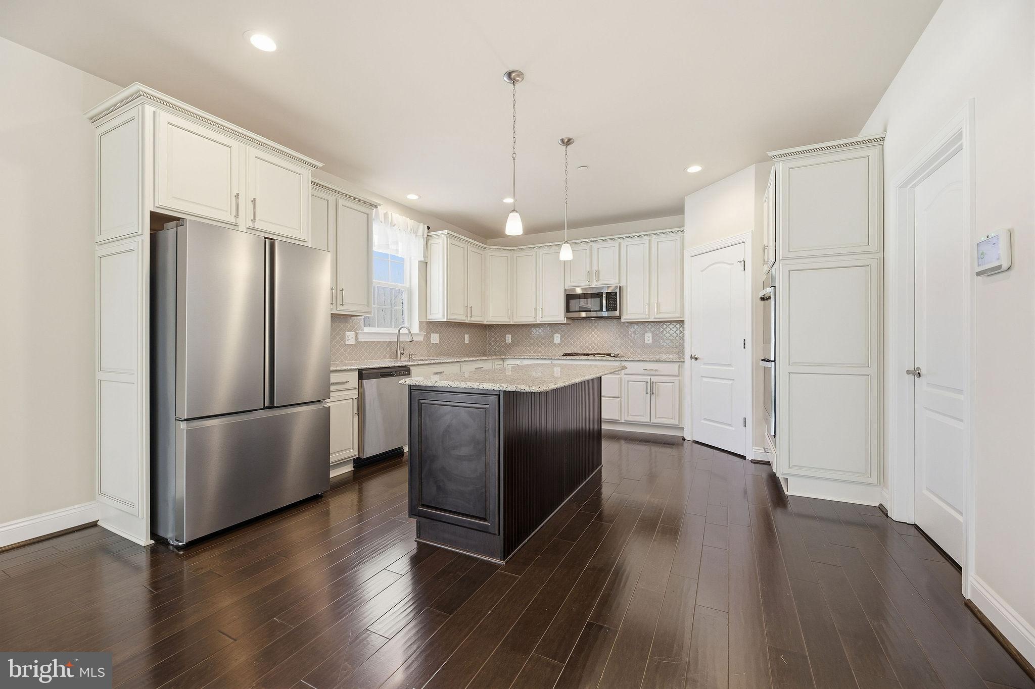 OAKLAND HALL - Residential