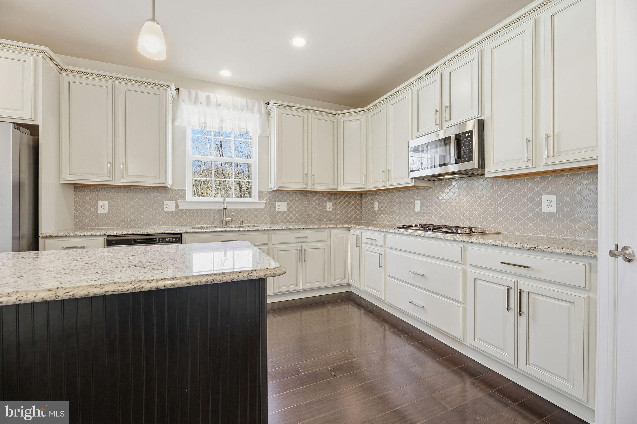 OAKLAND HALL - Residential